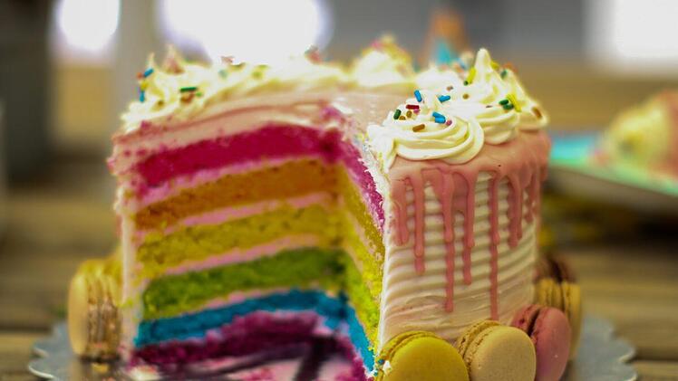 Regenbogentorte
