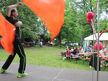 Der Jongleur Klaus Mayer sorgte am Samstagabend für einen schwungvollen Abschluss,