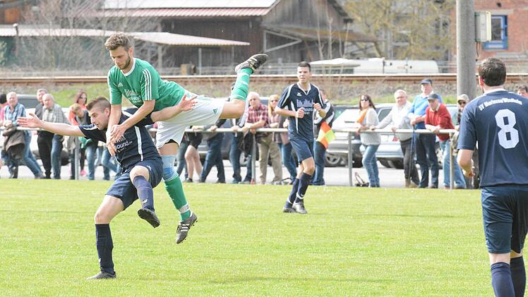 Schnappschüsse vom Spiel der Woche zwischen dem SV Gräfendorf und dem SV Morlesau/Windheim (2:0). Foto: ssp