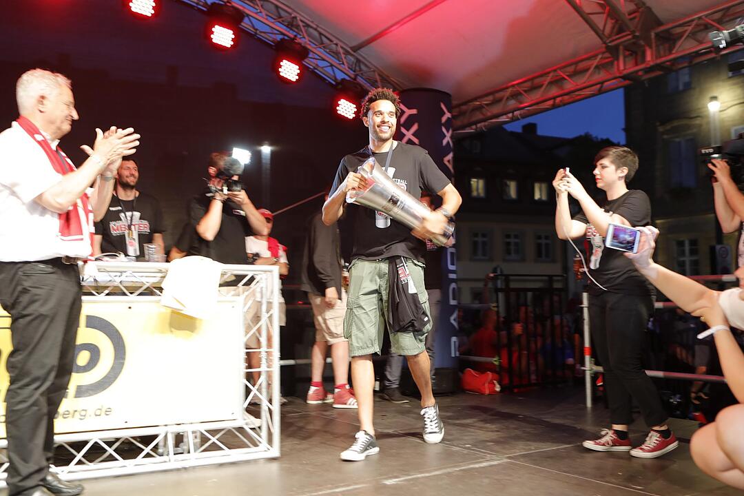 Brose Bamberg: Die Meisterfeier am Bamberger Maxplatz
