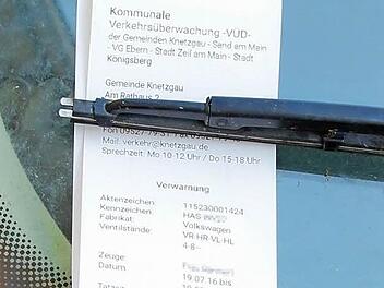 Kein "Liebesbrief aus der Stadtverwaltung", sondern: Eine Strafe, weil in der Sutte nicht ordnungsgemäß geparkt wurde. Foto: Ralf Kestel