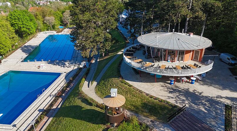 Freibadsaison in Bad Kissingen verl&auml;ngert - Hunde-Badetag folgt