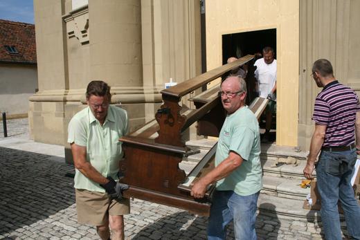 Kirchen-Ausräumaktion