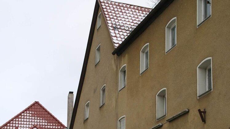 Geplante Talstation der Standseilbahn war im Grünwehr - hier ist heute ein Parkplatz. Die alte Reichel-Mälzerei beim Gasthaus "Zum Seelöwen" wurde 2008 abgerissen. Foto: Christian Schuberth