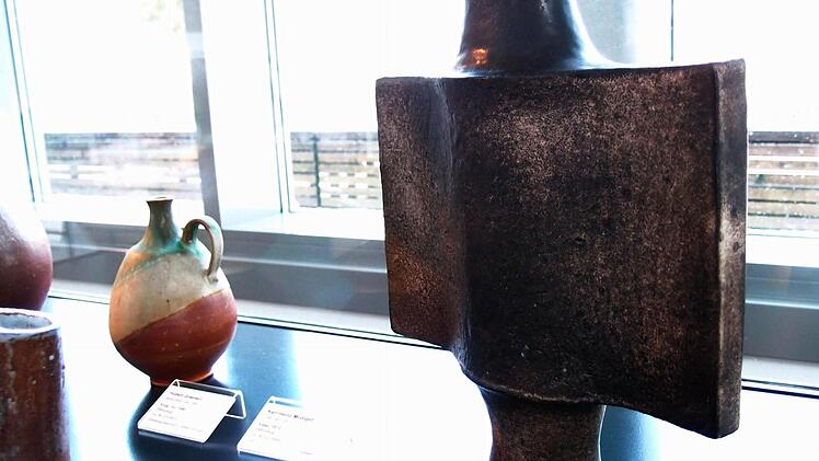 Karl-Heinz Modigell (Polen, geb. 1921): Vase, 1972, Steinzeug, Schenkung aus der Sammlung Bräutigam, Keramiksammlung Glasmuseum RosenauFoto: Jochen Berger