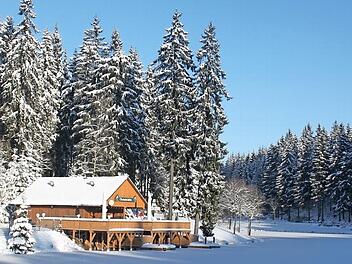 Der Ölschnitzsee in Windheim soll als Ausflugsziel noch attraktiver werden.  Foto: Archiv/Veronika Schadeck