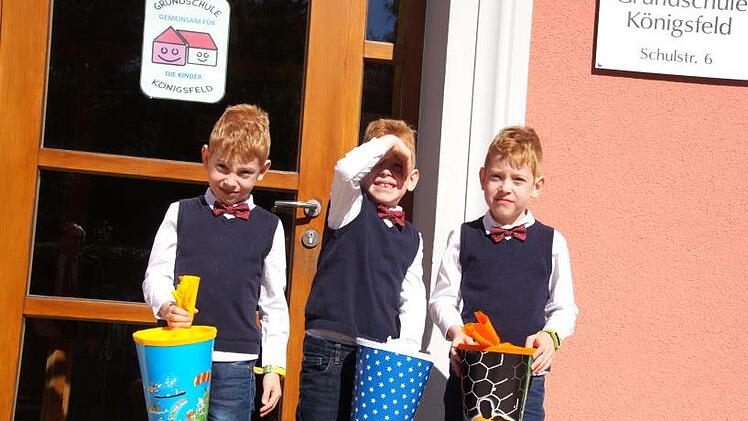 Ein Sonnenschein: Die Drillinge Paul, Frederik und Leopold freuen sich auf ihren ersten Schultag. Alle Fotos: Joseph Beck