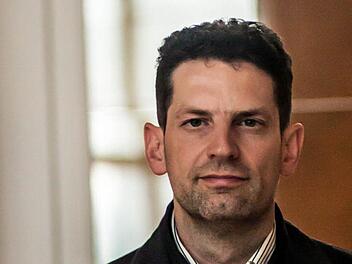 Zuletzt war Aron Stiehl 2011 mit seiner Inszenierung von Verdis "La Traviata" sehr erfolgreich zu Gast am Landestheater. Nun bringt er "Die lustigen Weiber von Windsor" auf die Bühne. Foto: Jochen Berger