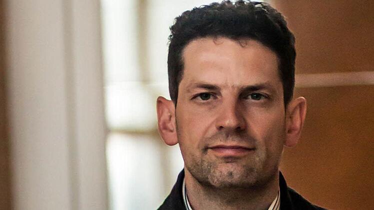 Zuletzt war Aron Stiehl 2011 mit seiner Inszenierung von Verdis "La Traviata" sehr erfolgreich zu Gast am Landestheater. Nun bringt er "Die lustigen Weiber von Windsor" auf die Bühne. Foto: Jochen Berger