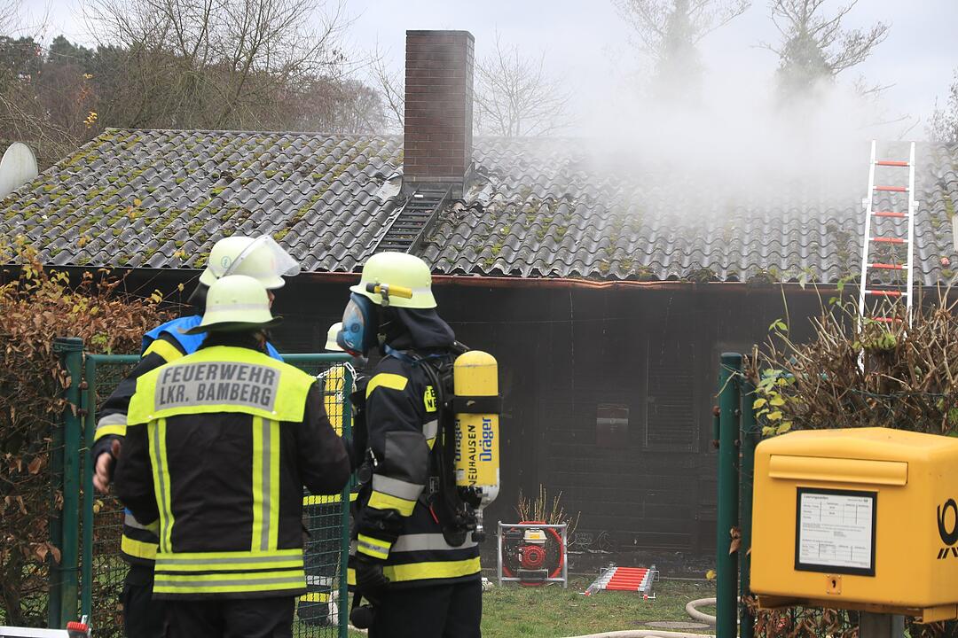 Oberfranken: Gartenhaus geht in Flammen auf - drei Welpen und eine Katze sterben