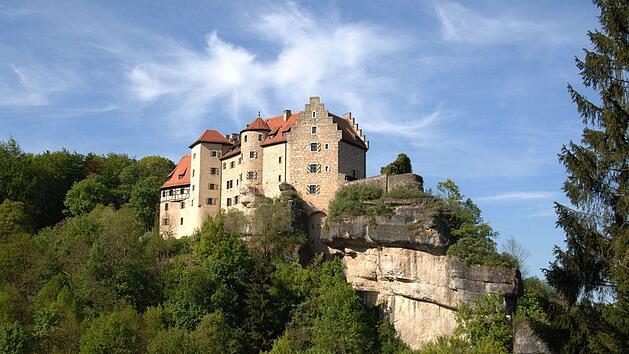Die Burg Rabenstein im Kreis Bayreuth ist eine von mehreren historischen Geb&auml;uden in Franken, die &Uuml;bernachtungsm&ouml;glichkeiten bieten. Foto: Burg Rabenstein