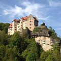 Die Burg Rabenstein im Kreis Bayreuth ist eine von mehreren historischen Gebäuden in Franken, die Übernachtungsmöglichkeiten bieten. Foto: Burg Rabenstein