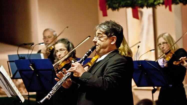 Mit dem Konzert B-Dur von Johann Wenzel Stamitz beeindruckte Edgar Eichstädter, Soloklarinettist im Philharmonischen Orchester Landestheater Coburg.
