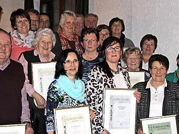 Der Gartenbauverein Kasendorf hat zahlreiche Mitglieder für ihre langjährige Treue geehrt.