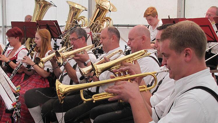 Die Blaskapelle Neundorf sorgte beim VdK-Seniorennachmittag für gute Stimmung. Foto: Martin Koch
