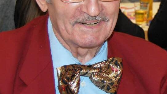 Altbürgermeister Helmut Schuck kam als Saaledampfer-Kapitän. Foto: Sigismund von Dobschütz