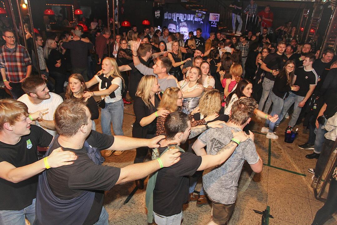 Partystimmung mit den Dorfrockern