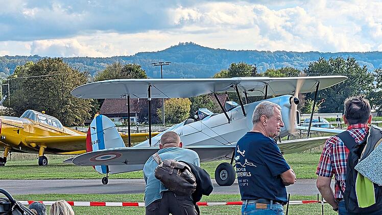 Der Tag der offenen T&uuml;r des Aero Clubs lockte viele Besucher auf den Lichtenfelser Flugplatz.Aero Club Lichtenfels