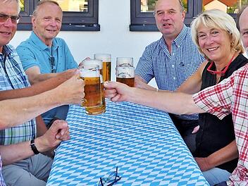 Sie freuen sich auf die Schusternacht 2018 (von links): Reinhold Huth, Peter Heib, Rudi Fetzer, Brauereichef Peter Günther, Marion Konrad und Dieter Schmiedel.  Foto: Ingrid Kohles