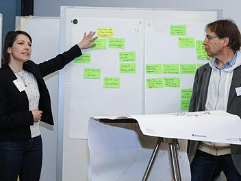 Am Ende der Denkwerkstatt präsentierten Vertreter der einzelnen Arbeitsgruppen ihre Ergebnisse. Foto: Barbara Herbst