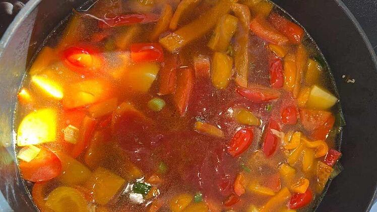 paprikacremesuppe-stuecke