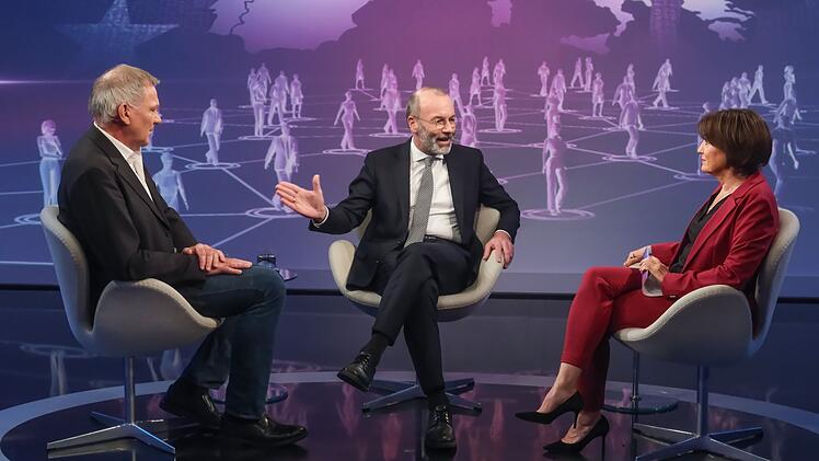 Als es um die Asylpolitik ging, brach eine hitzige Diskussion zwischen Jan van Aken (links) und Manfred Weber aus.