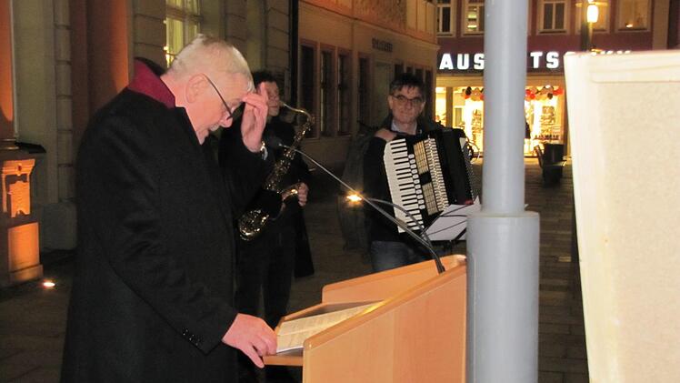 Oberbürgermeister Norbert Tessmer bei seiner Ansprache Foto: Martin Koch