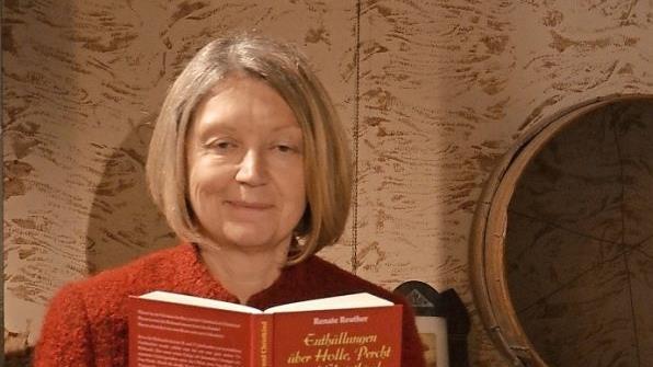 Renate Reuther bei der Präsentation ihres Buches im Bayerischen Fernsehen vor etwa zwei Jahren Foto: privat