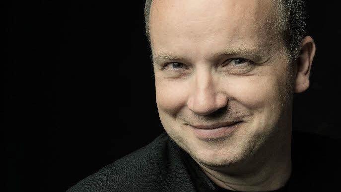 Coburgs GMD Roland Kluttig dirigiert die 3. und 4. Sinfonie von Johannes Brahms im Landestheater.Foto: Marco Borggreve