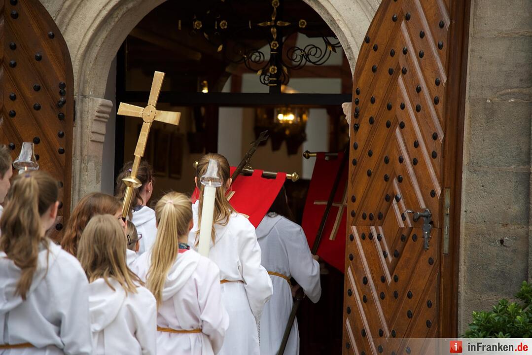 Nach einjähriger Kirchensanierung: Hannberg feiert die Wiedereröffnung der Wehrkirche der Pfarrei Geburt Mariens Hannberg