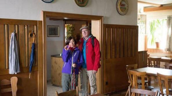 ... und das ist der Gastraum im Film, der in einem ehemligen Wirtshaus nahe Dachau liegt - das heute Asylbewerber beherbergt - genau wie das alte Unterleiterbacher Gasthaus. Foto: pr