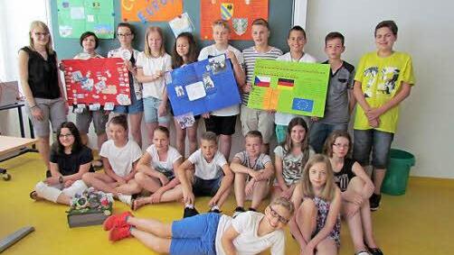 "Es hat sehr viel Spa&szlig; gemacht, zusammen mehr &uuml;ber Coburg und Europa zu erfahren", finden die Sechstkl&auml;ssler der CO II. Fotos: Hegner