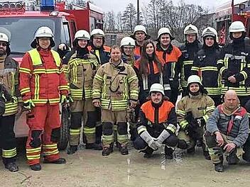 Die Teilnehmer und Ausbilder am Lehrgang aus Neuensee, Redwitz, Wolfsdorf und von der Kreisbrandinspektion Foto: privat