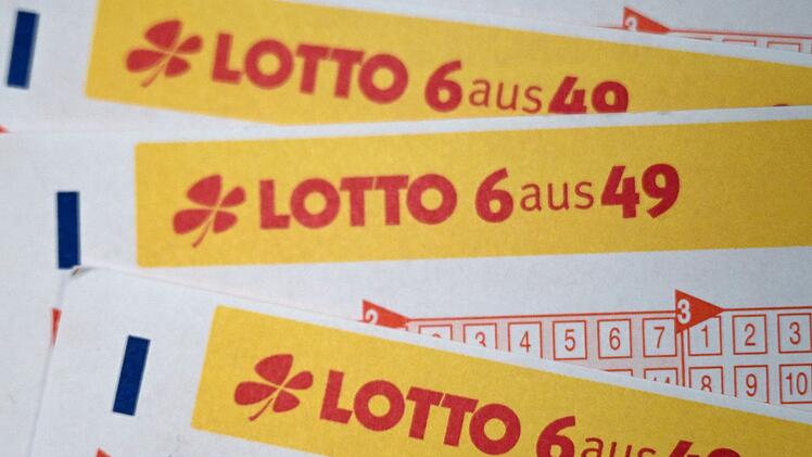 Mann entrei&szlig;t M&auml;dchen Lottoschein&nbsp;&ndash; und verursacht Armbruch