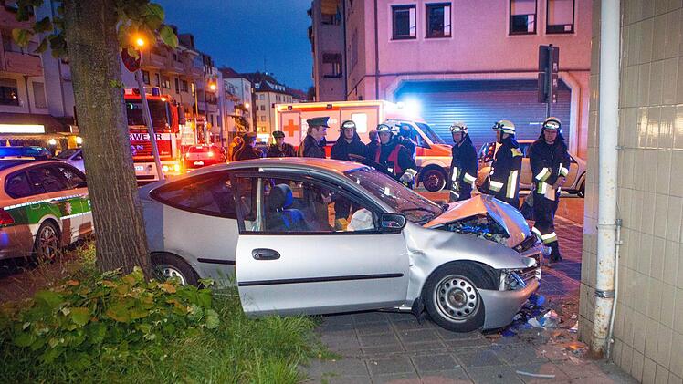 Die Fahrt ohne Fahrerlaubnis und mit falschen Kennzeichen endete am Hauseck in Nürnberg Foto: News5