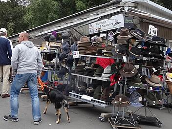 Der Souvenir- und Hutladen von Mario Martin am Kreuzberg soll abgerissen und durch einen größeren Neubau ersetzt werden.  Foto: Marion Eckert