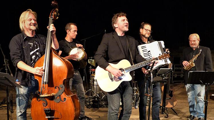 Die Band "Goller und Götz" bot auf der Naturbühne ein beeindruckendes Konzert. Fotos: Werner Reißaus