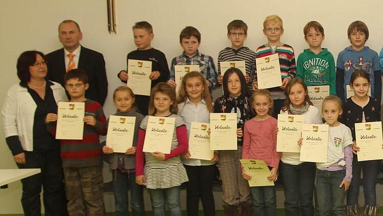 Der andere Teil der Schulsieger aus den 15 Grundschulen des Schulamtsbezirks Haßberge. Fotos: Günther Geiling