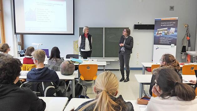 Präsentation in der Schule  Foto: Landratsamt Forchheim