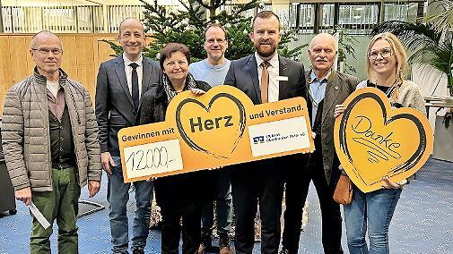 Ulrich Hüttemann (Vorsitzender Förderverein des Caspar-Vischer-Gymnasiums), Bertram Unger (Schulleiter Adalbert-Raps-Schule), Ulrike Endres (Rektorin des Caspar-Vischer-Gymnasium), Matthias Niedermeier (Rektor der Carl-von-Linde-Realschule), Flori...