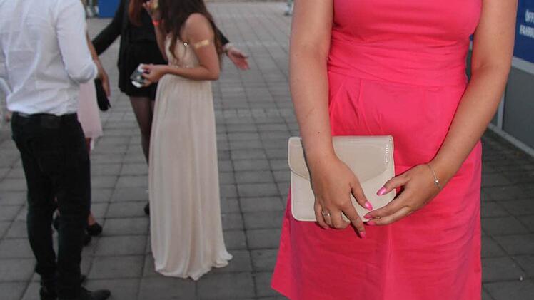 Pretty in Pink: Yvonne Lauer will soziale Arbeit studieren. Foto: Sonja Adam