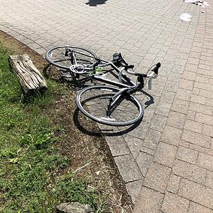 Skoda erfasst Rennradfahrer