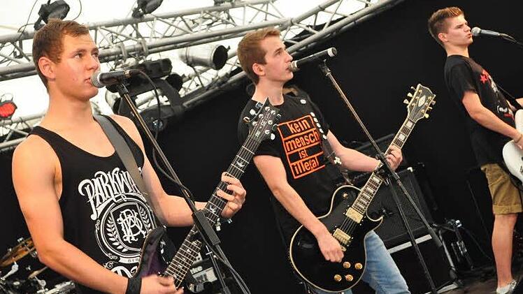 Aufhorchen ließ die Newcomerband Pseudo28 aus Bamberg.