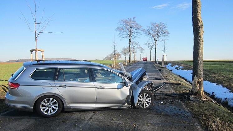 Mit schweren Verletzungen musste eine Frau (61) nach einem Unfall im Landkreis Coburg ins Krankenhaus gebracht werden. Foto: Polizei Coburg