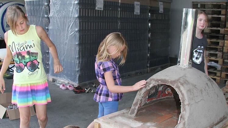 Vor der Inbetriebnahme muss der Backofen noch gesäubert werden.