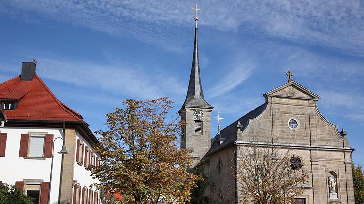 In der St.-Otto-Pfarrkirche feiert Reundorf den Festgottesdienst zur Kerwa.