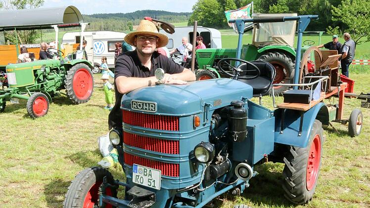 Sebastian Neuner aus Treunitz gewann mit seinem Röhr 15R das Schlepperturnier. Foto: Adriane Lochner