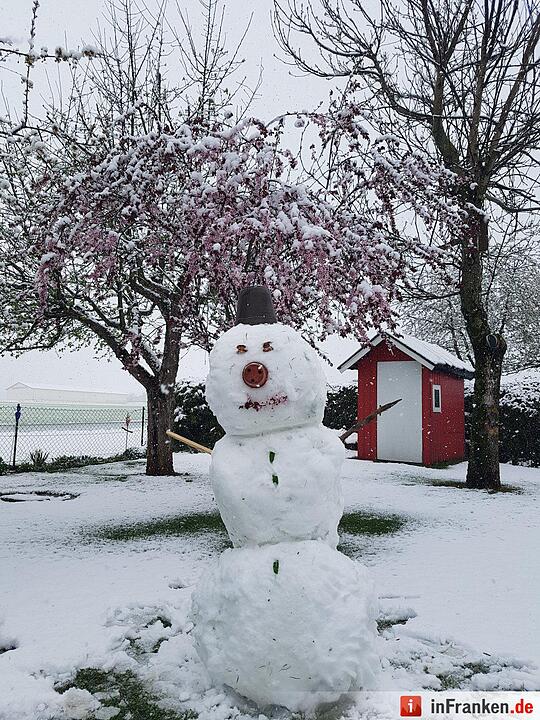 Franken: Ostermontag versinkt im Schnee