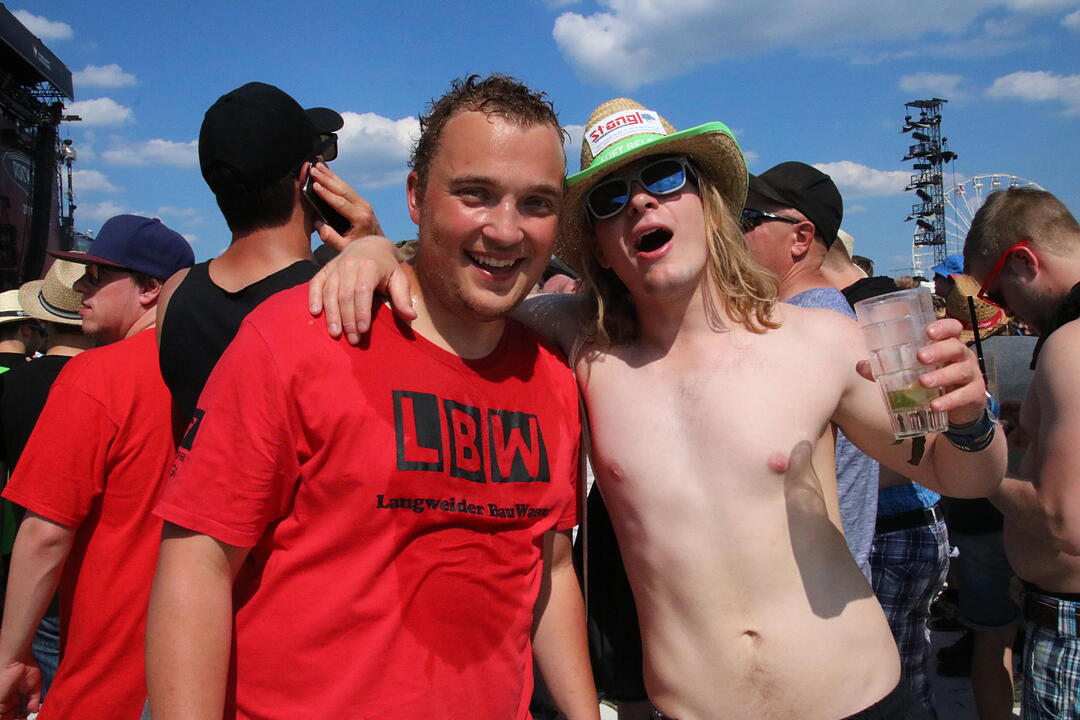 Halbnackt oder im Kostüm: Stimmung bei RIP 2017