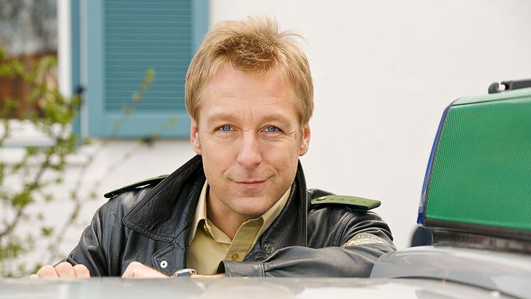 Polizist Michael Mohr (Max Müller) ermittelt seit 20021 in der beliebten ZDF-Serie "Die Rosenheim-Cops".